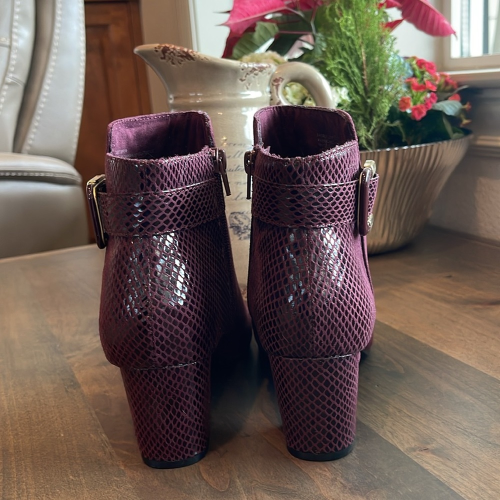 NWOT Karen Scott Women’s Boots - Picture 3 of 4